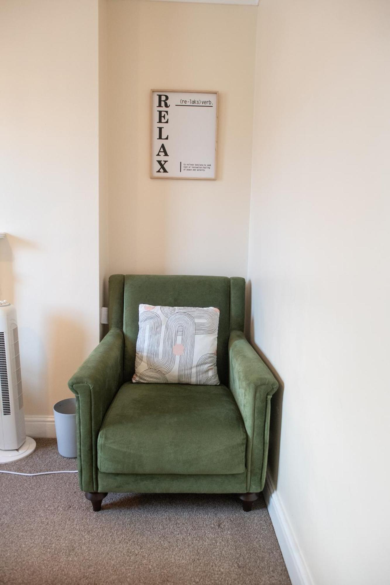 Ample Acton 4-bedroom Flat,ealing, West * Londra