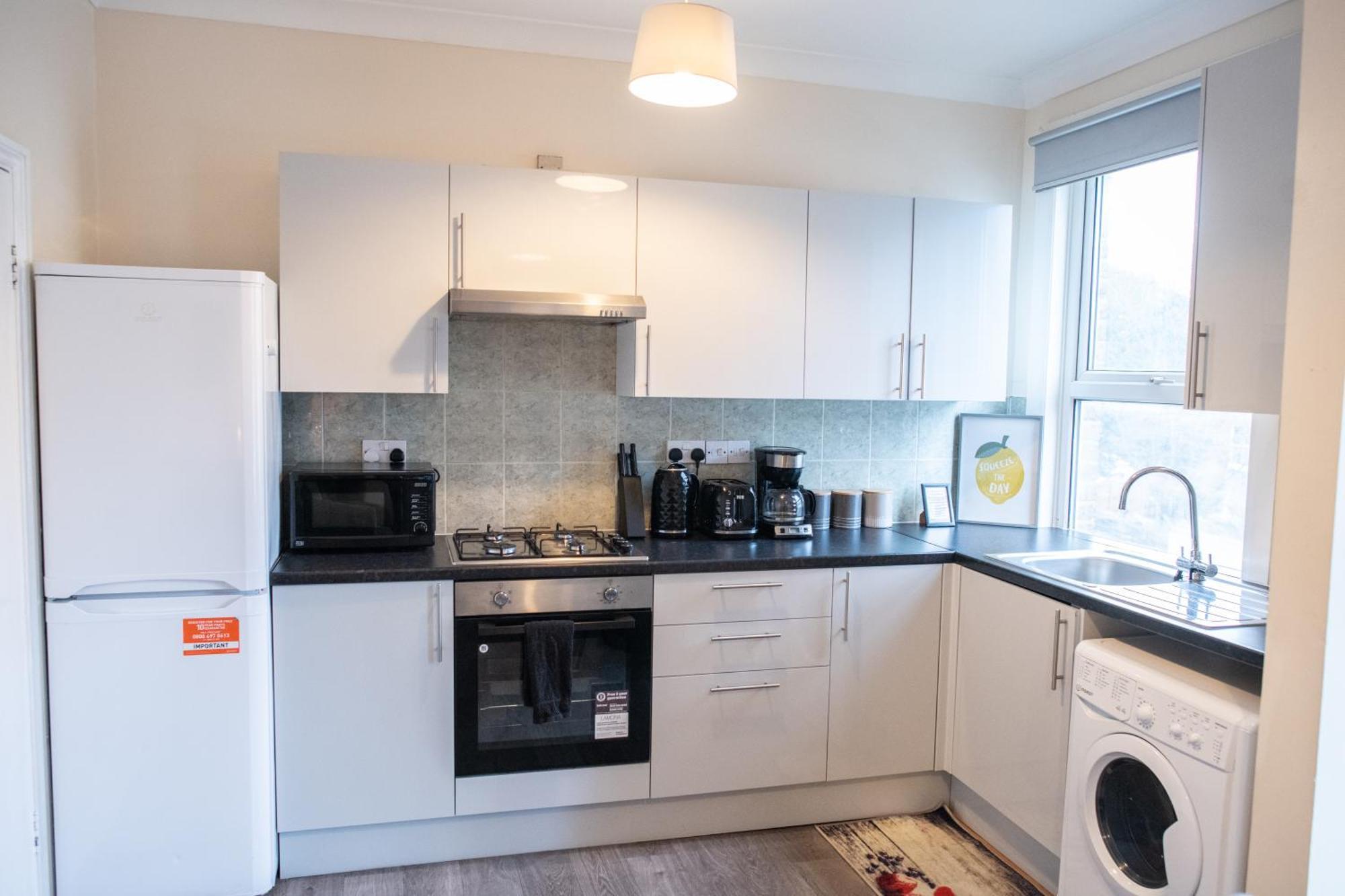 Ample Acton 4-bedroom Flat,ealing, West