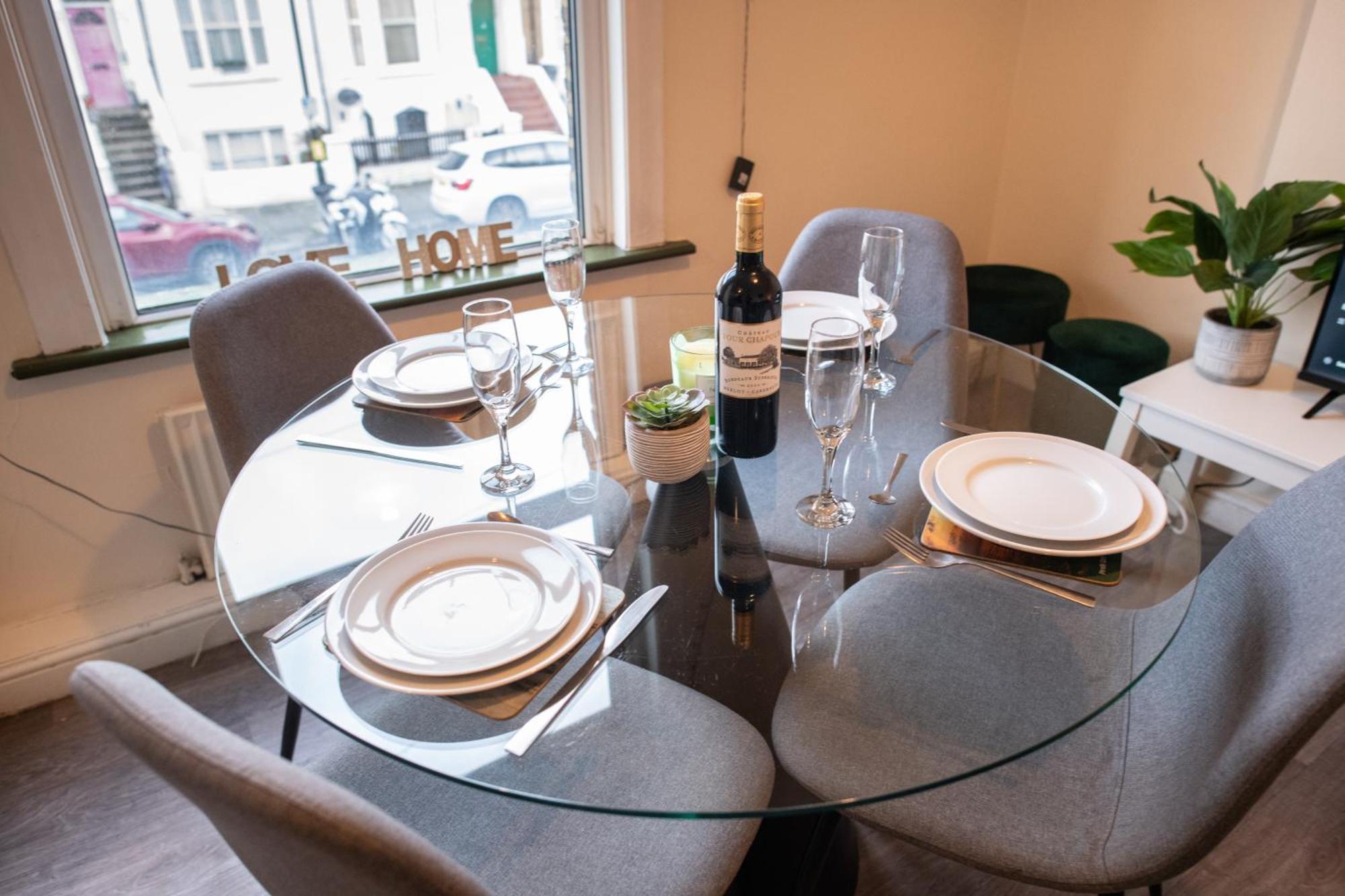 Ample Acton 4-bedroom Flat,ealing, West Appartamento Londra
