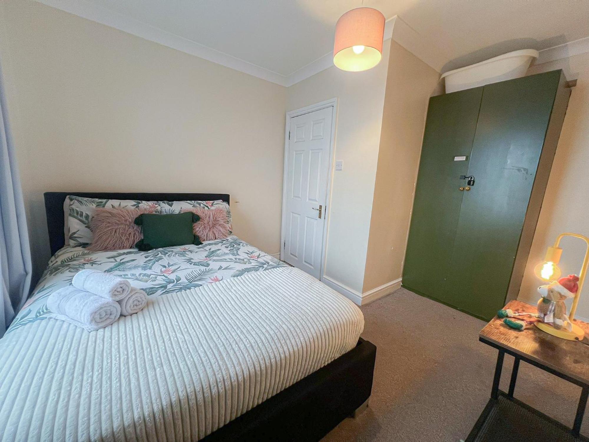 Ample Acton 4-bedroom Flat,ealing, West Appartamento *
