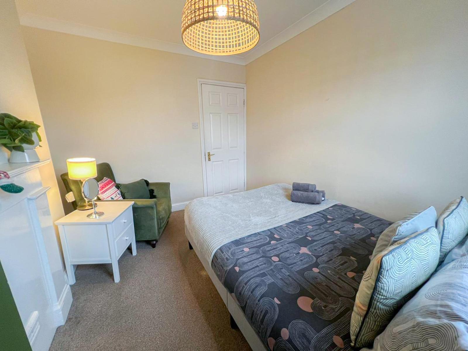 Ample Acton 4-bedroom Flat,ealing, West Appartamento Londra