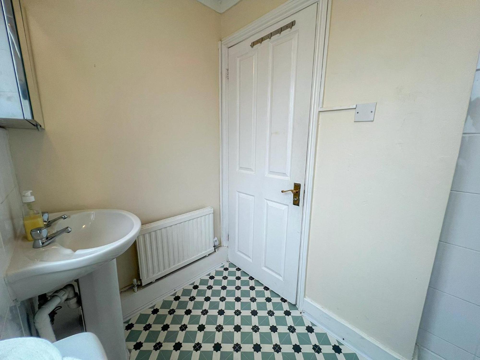 Ample Acton 4-bedroom Flat,ealing, West * Londra