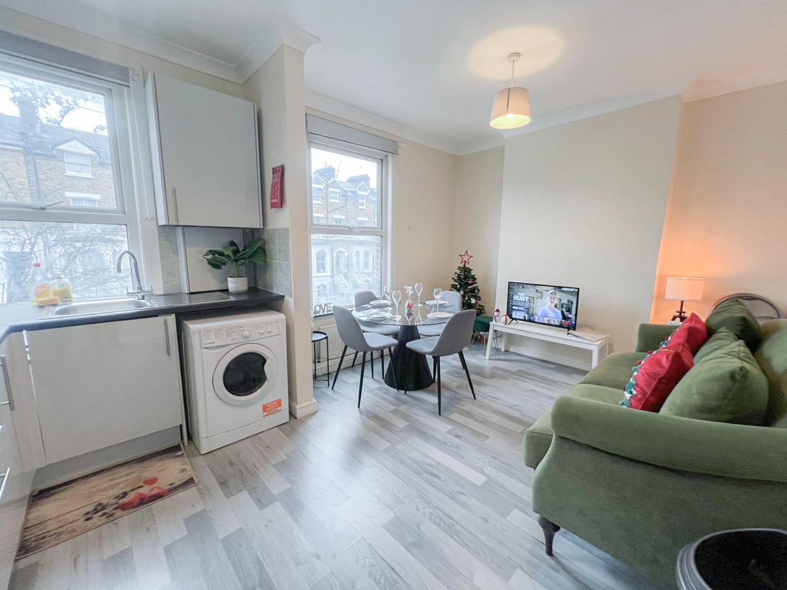 Ample Acton 4-bedroom Flat,ealing, West Appartamento