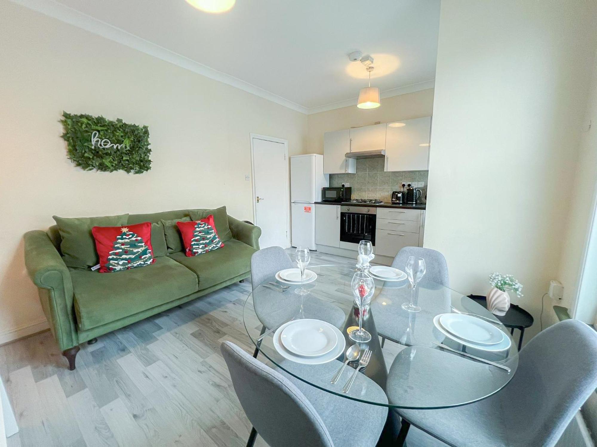 Ample Acton 4-bedroom Flat,ealing, West Appartamento *